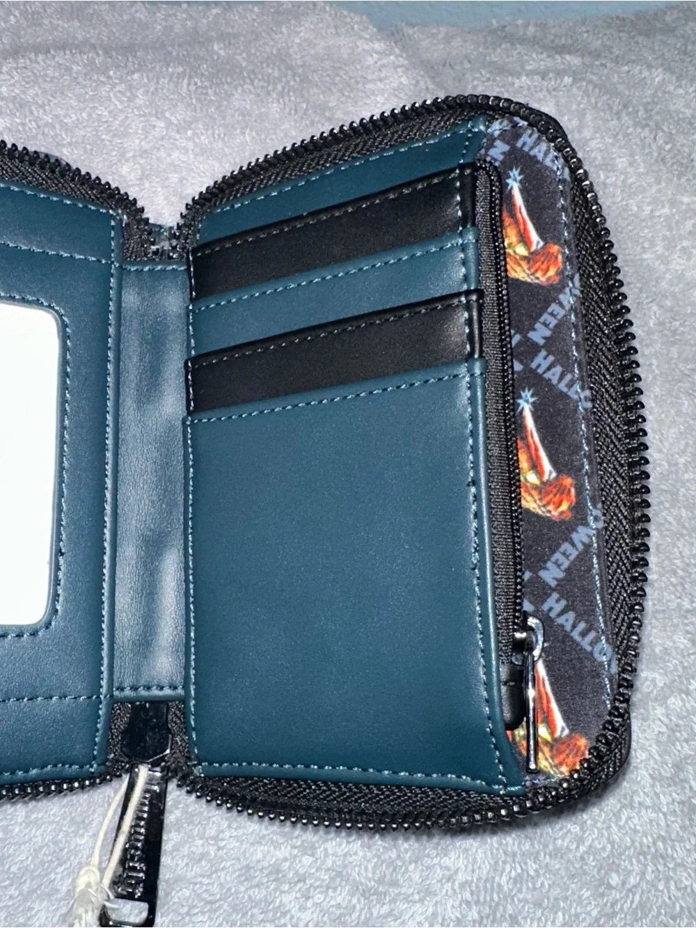 Halloween Michael Myers Loungefly Zip Wallet - Black & Orange